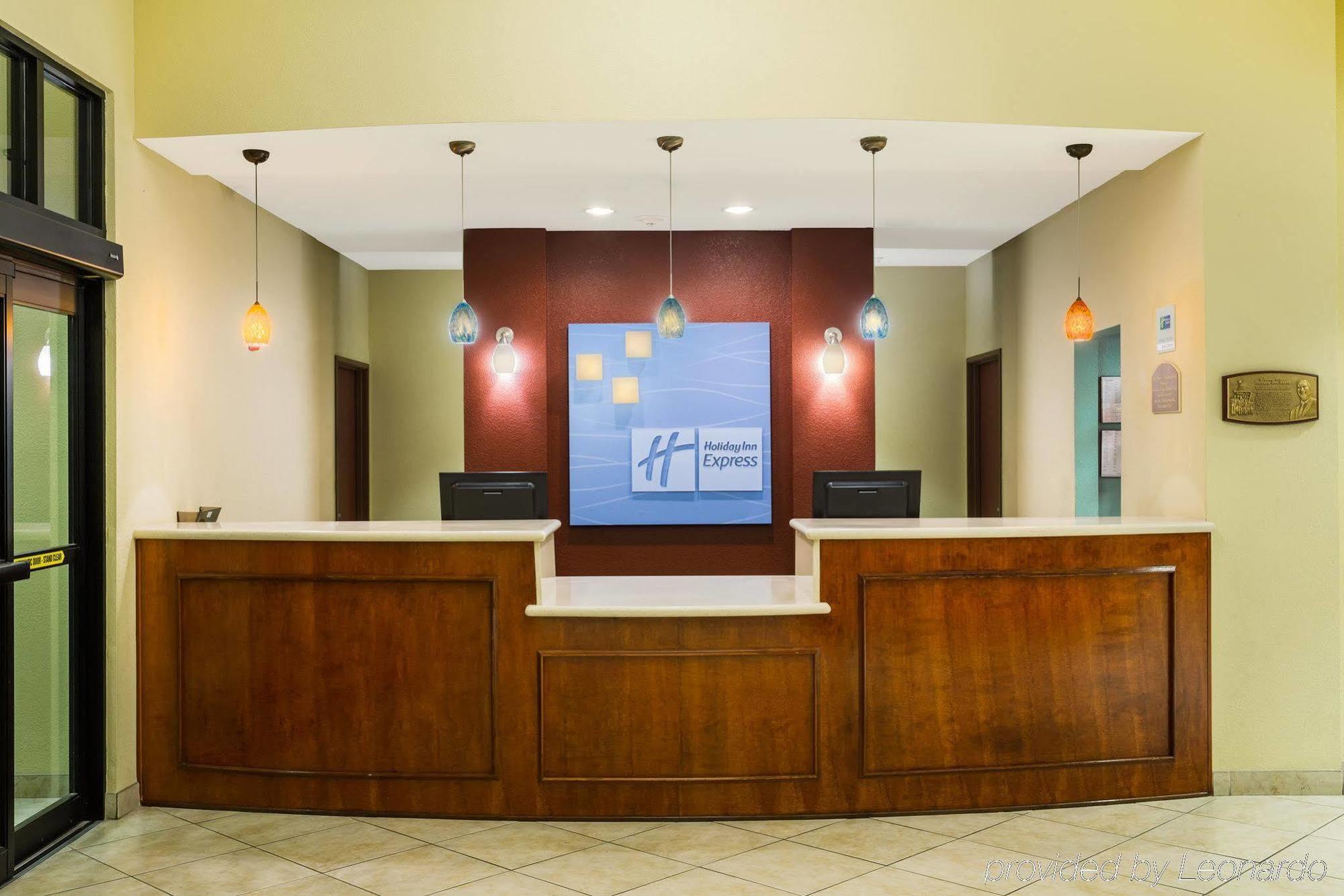 Holiday Inn Express Surprise By Ihg Екстериор снимка